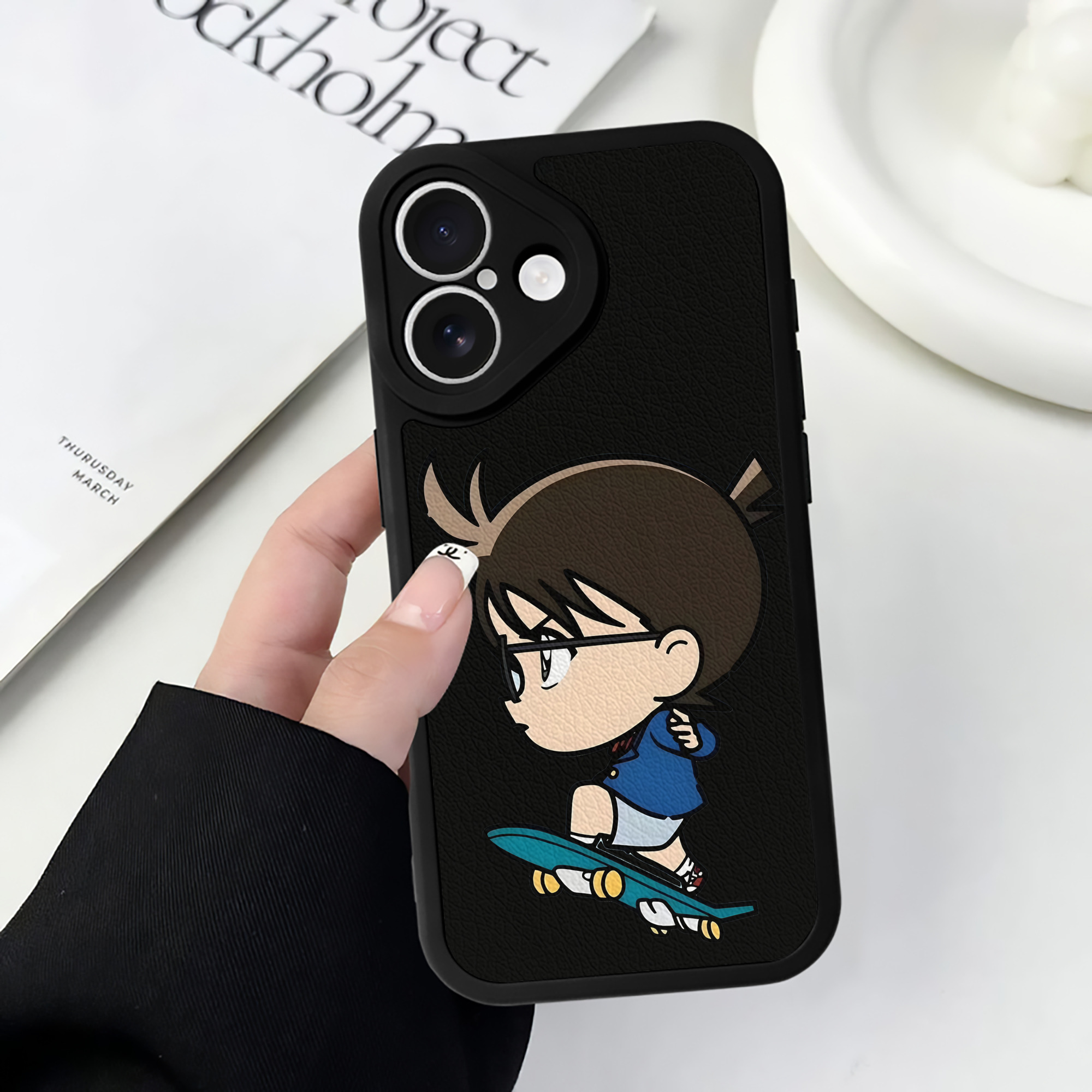 （画像用） 名探偵コナン 江戸川 コナン Detective Conan Conan Edogawa 【iPhone 16シリーズ対応】シリコンスマホケース（レザー調） 材質：シリコン